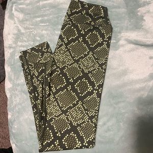 Balance Athletica green viper leggings